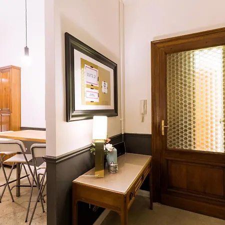 Into - 27 Apartment *