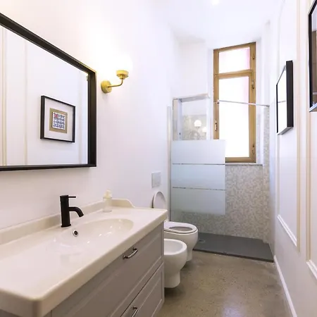 Into - 27 Apartment *